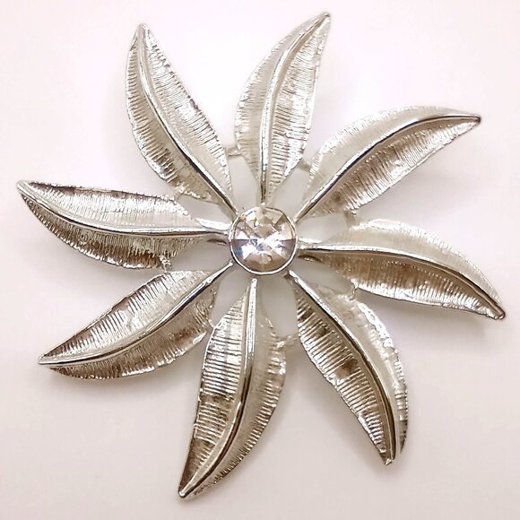 Vintage Gerrys Brooch Flower Design Silver Tone Crystal Center Lapel Pin - Picture 2 of 6